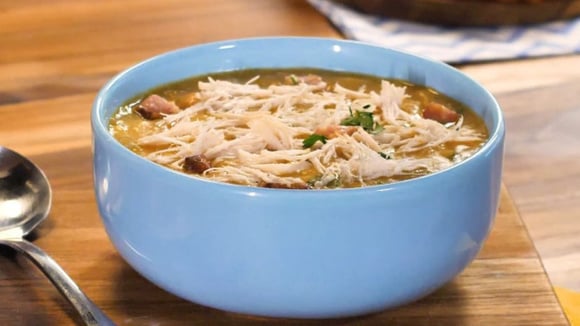 Caldo de kenga é uma opção perfeita para enfrentar as noites frias (Créditos: TudoGostoso)