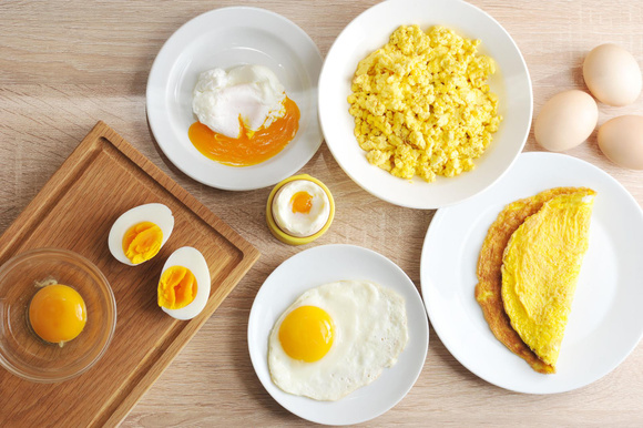 Cozidos, mexidos ou fritos: qual método de cozimento de ovos fornece mais proteína?