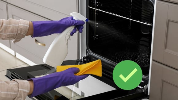 Você sabe como limpar o forno por dentro? Essa é a dica para remover toda a sujeira e gordura que fica grudada
