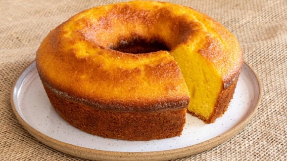 Bolo de creme de leite com cenoura fica cremoso demais; nunca vi nada igual!