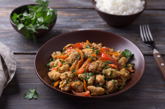 A proteína vegetal que pode substituir o ovo e o frango na dieta para ganhar massa muscular