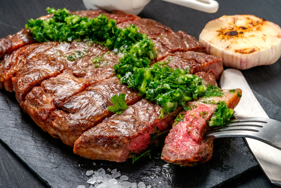 Mora em apartamento? Descubra como fazer churrasco sem fumaça em casa