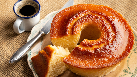 Primeiro você começa, depois faz a melhor receita de bolo fofinho da sua vida: aqui está o segredo para a massa perfeita
