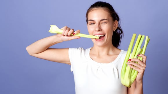 Aipo: vegetal tem benefícios poderosos na prevenção de importantes doenças, veja como incluir alimento no cardápio da semana