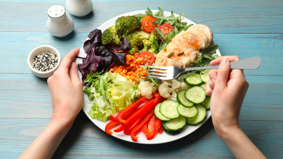 Sou nutricionista e garanto: "Essa combinação ajuda a manter o açúcar no sangue estável e fornece um fluxo constante de energia que dura até a tarde”
