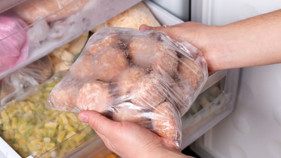 "Quem congela tem" é o meu lema: 12 alimentos que nunca faltam no meu freezer desde que tive filhos