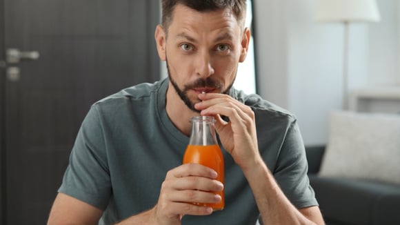 O suco mágico que pode melhorar a visão e prevenir doenças oculares degenerativas (e ainda melhora a saúde geral do corpo!)
