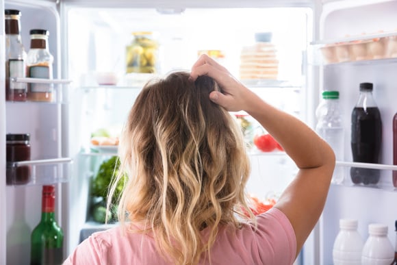 Sua geladeira não cabe nada? Aprenda os truques de organização simples e deixe a sua geladeira parecendo maior!