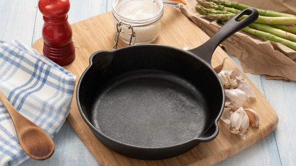 Panela de ferro é realmente melhor do que inox? Saiba as principais diferenças entre as duas opções
