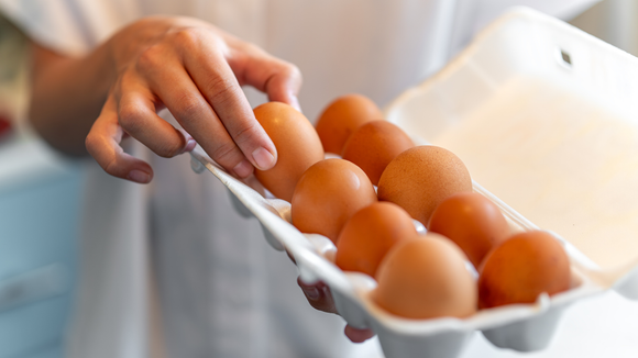 Pasteurizar ovos em casa é seguro? Aqui está uma investigação séria sobre comida