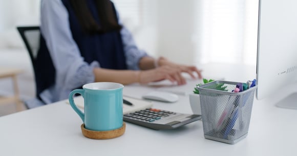 Dificuldade em se concentrar? Esses 5 chás podem te ajudar a manter o foco nas atividades do dia a dia