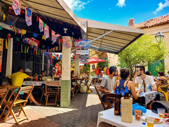 Os 10 melhores lugares para comer no Brasil e que todo mundo deveria conhecer, segundo a Inteligência Artificial