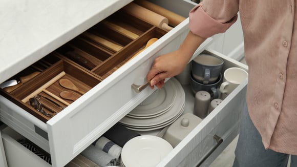 É melhor jogar fora: os itens que só ocupam espaço na cozinha e você deveria se livrar, segundo especialista