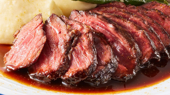 Nem alho, nem chimichurri: o tempero que deixa a carne grelhada mais macia e saborosa