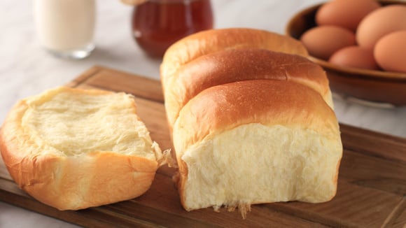 O pão mais fofinho do mundo: aprenda a fazer Shokupan, o pão de leite japonês que parece uma nuvem