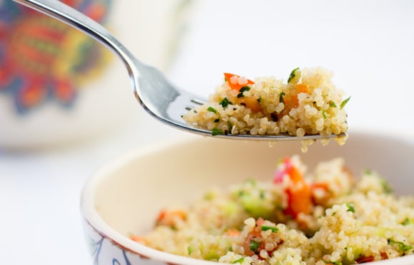Pode substituir o arroz pela quinoa? Separamos tudo o que você precisa saber sobre esse ingrediente saudável!