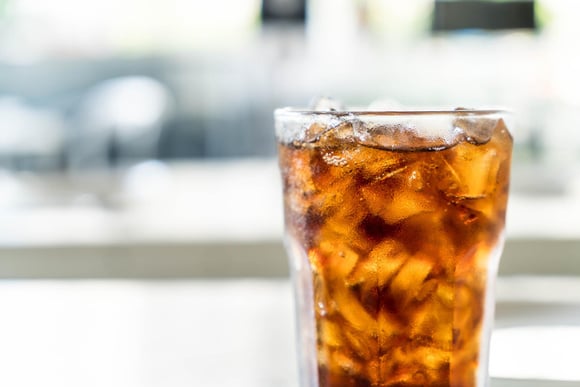 Refrigerante que foi febre nos anos 80 e 90 volta às prateleiras e fãs surtam de alegria!