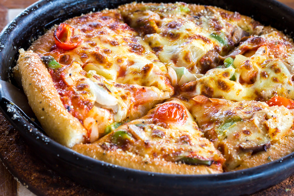 Como fazer uma pizza proteica na frigideira: a receita saudável sem forno para incluir na sua dieta