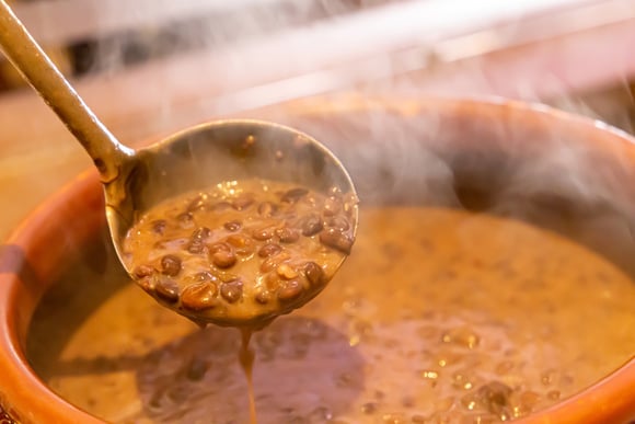 Nem beterraba, nem inhame: esses são os melhores legumes para cozinhar junto com o feijão sem perder os nutrientes