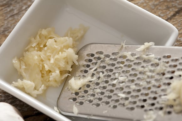Faça esse truque INIMAGINÁVEL com um item que você já tem em casa e mude o jeito de usar seu ralador