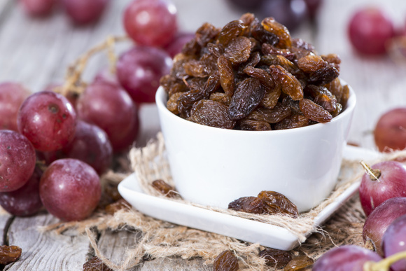 Polêmica além do arroz de Natal: quem tem diabetes pode comer uva-passa? Descubra os efeitos do ingrediente para a saúde