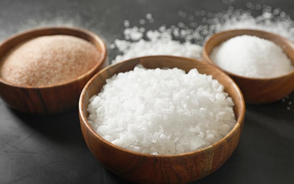 Qual o melhor tipo de sal para cozinhar e qual é o mais saudável: sal marinho, sal refinado ou sal para grelhar?