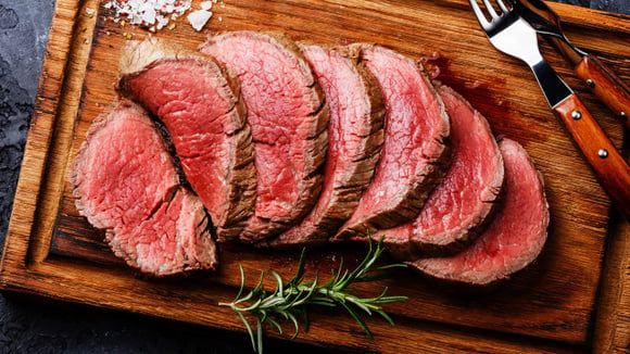 Uma carne duas vezes mais saudável do que a carne de porco, mas poucos brasileiros incluem no cardápio