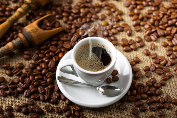Muito além do tradicional: três jeitos de fazer café do grão à xícara em casa