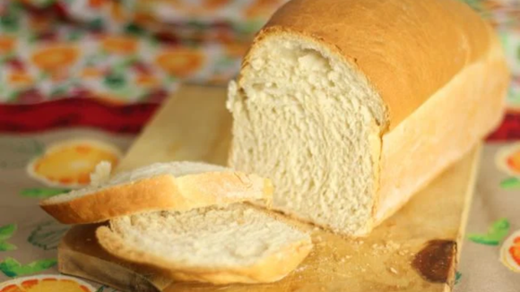 Pão caseiro fácil para quem está começando na cozinha: siga essa receita e não tem erro!