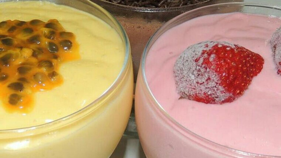 O mousse de frutas é versátil e ideal para os dias quentes. (Créditos: TudoGostoso/Daniel Cavalcanti Ribeiro)