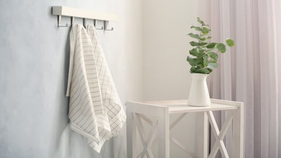 5 motivos inteligentes para você pendurar um cabide na sua cozinha hoje mesmo