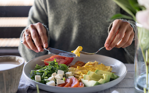 Não passe o dia debaixo do sol para aumentar a vitamina D! Veja os alimentos que você deve consumir para melhorar a absorção do nutriente