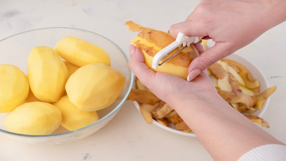 Paciência em cada etapa é o segredo de uma fritura sequinha e crocante. (Foto: Shutterstock)