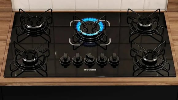 Cooktop Itatiaia de 5 bocas com mesa de vidro e acendimento automático está com 18% de desconto