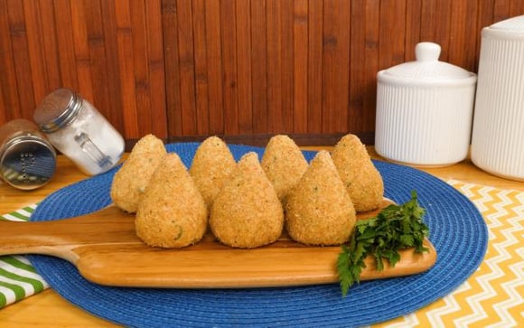 Uma coxinha deliciosa e sem aquela gordura toda da coxinha tradicional (Créditos: TudoGostoso)