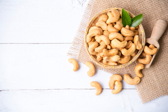 Quais os benefícios da castanha-de-caju se comer diariamente na quantidade ideal? Veja como consumir!