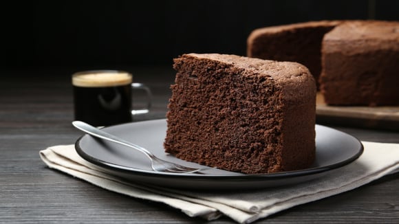 Nem lactose, nem glúten: meu bolo de chocolate fica fofinho e desaparece da mesa em minutos, não sobra uma fatia