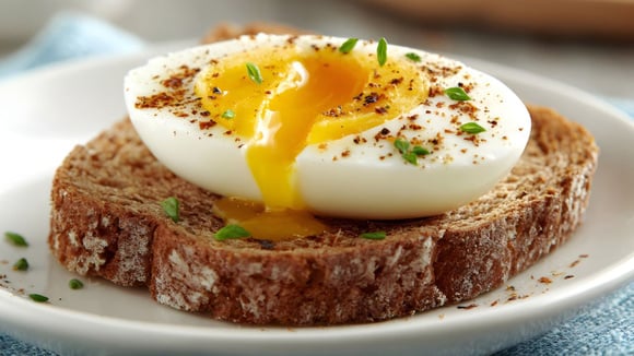 Especialistas em nutrição recomendam: a partir dos 50 anos, o café da manhã ideal é uma fatia de pão de fermentação natural com um ovo cozido e café com leite vegetal sem açúcar