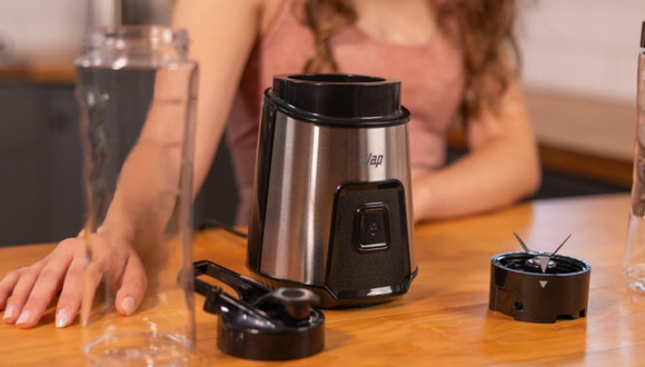 Menor preço do ano! WAP Blender Go 300W une praticidade e mobilidade para o preparo de bebidas no dia a dia