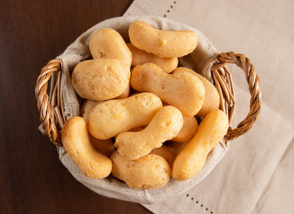 Sem forno e sem óleo: biscoito de polvilho digno de roça, mas muito mais fácil de preparar