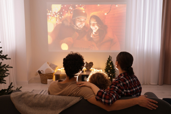Deixe sua sala de TV mais moderna e aconchegante com esse truque tecnológico que cabe na palma da mão