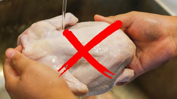 Por que não se deve lavar o frango cru antes de cozinhar? O que fazer se a carne de frango estiver suja?