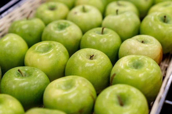 Conheça os principais benefícios da maçã verde e se surpreenda com o poder da fruta