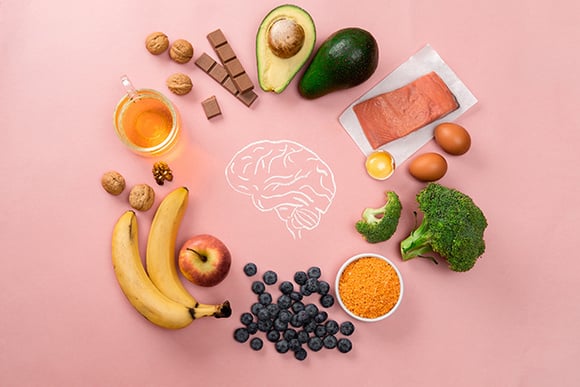 9 alimentos para impulsionar o cérebro, turbinar a memória e te ajudar a se concentrar melhor hoje