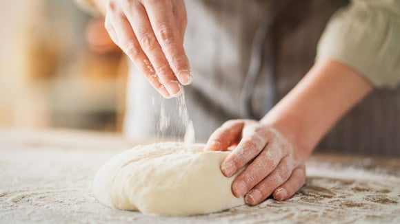 Receita italiana para massa de pizza que não resseca: eles simplesmente adicionam uma colherada