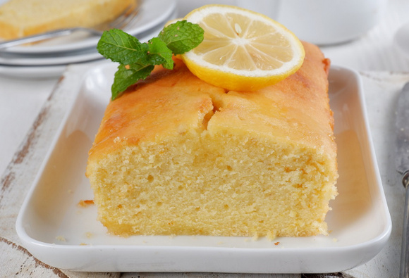 Fiz mais de 30 receitas sem glúten até conseguir o bolo mais fofinho e perfeito pra comer no café da manhã ou lanche da tarde