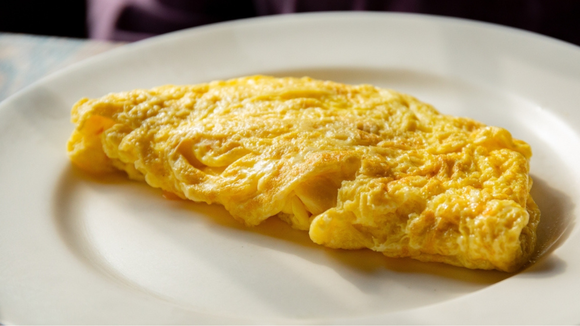 Omelete fofinha, saborosa e no ponto: 5 truques do TudoGostoso que fazem toda a diferença