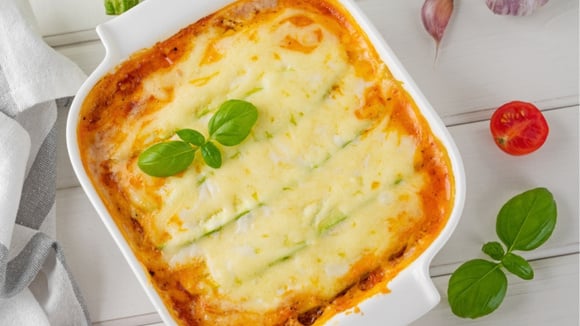 Com muito queijo, fica uma verdadeira maravilha! (Créditos: Shutterstock)