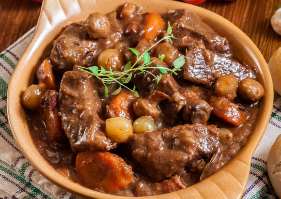 Acém está barato? Então pega essas dicas para fazer pratos suculentos com a carne gastando pouco