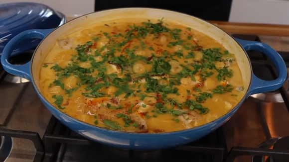 O resultado fica uma delícia. (Créditos: Receitas de Pai/ reprodução YouTube)